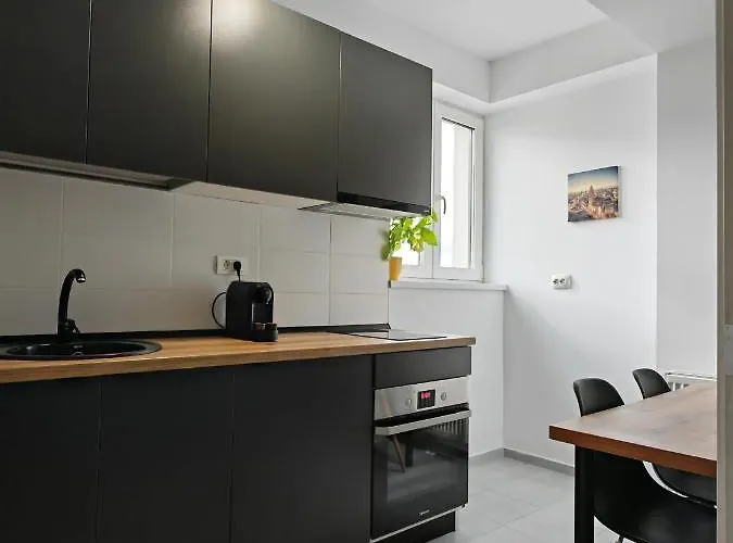 Sunset 84 * بوخارست